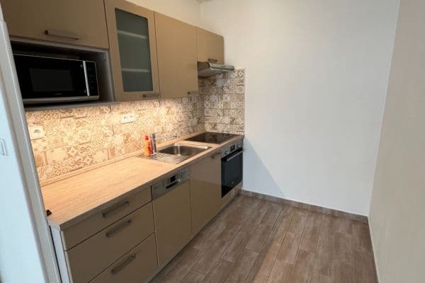 Prenájom bytu 2-izbový 44 m², K Rovinám, Hlavní město Praha Prenájom bytu 2-izbový 44 m², K Rovinám, Hlavní město Praha