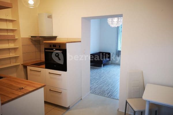 Prenájom bytu 1-izbový 32 m², Olomoucká, Brno