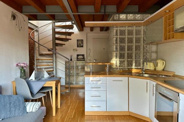 Prenájom bytu 2-izbový 50 m², Hořejší nábřeží, Praha 5 Prenájom bytu 2-izbový 50 m², Hořejší nábřeží, Praha 5
