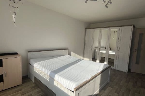 Prenájom bytu 3-izbový 102 m², Družstevní, Hustopeče, Jihomoravský kraj Prenájom bytu 3-izbový 102 m², Družstevní, Hustopeče, Jihomoravský kraj