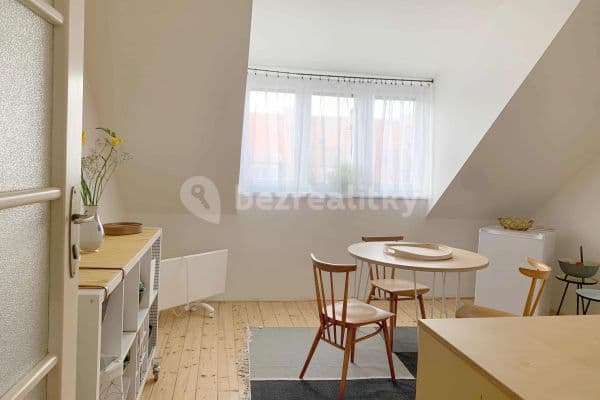 Prenájom bytu 1-izbový 46 m², Na Nivách, Hlavní město Praha Prenájom bytu 1-izbový 46 m², Na Nivách, Hlavní město Praha