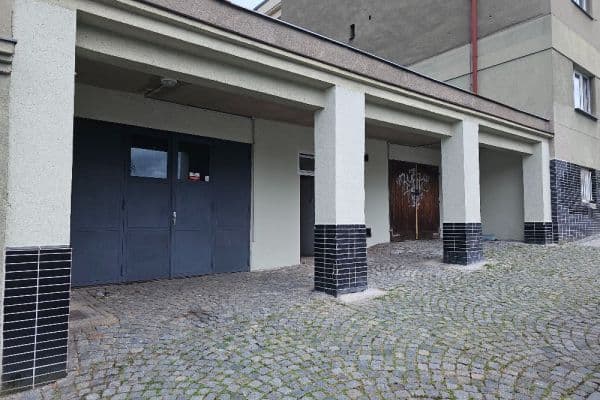 Prenájom garáže 90 m², Za Hládkovem, Praha 6 Prenájom garáže 90 m², Za Hládkovem, Praha 6