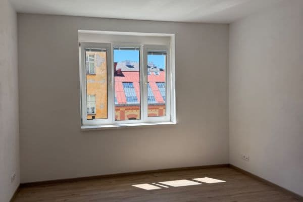 Prenájom bytu 1-izbový 28 m², Vrázova, Prenájom bytu 1-izbový 28 m², Vrázova,