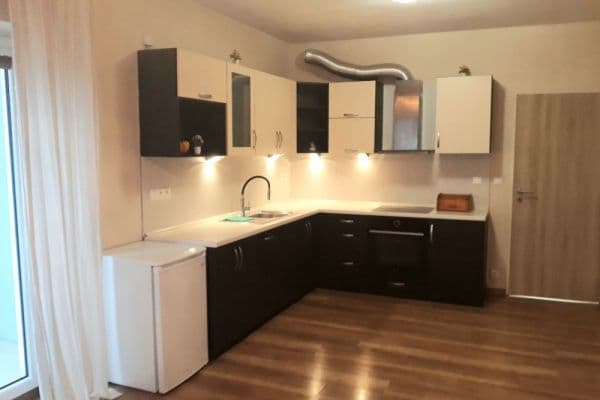 Predaj bytu 3-izbový 63 m², Armádní, Milovice Predaj bytu 3-izbový 63 m², Armádní, Milovice