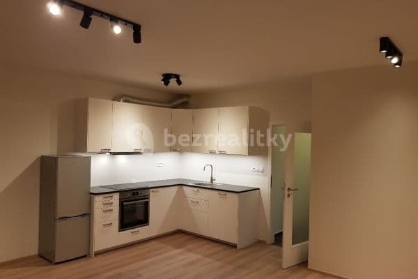 Prenájom bytu 2-izbový 53 m², Škrábkových, Praha Prenájom bytu 2-izbový 53 m², Škrábkových, Praha