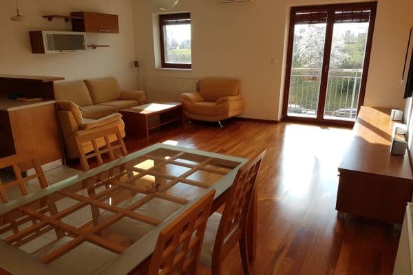 Prenájom bytu 3-izbový 80 m², Andersenova, Praha-Štěrboholy Prenájom bytu 3-izbový 80 m², Andersenova, Praha-Štěrboholy