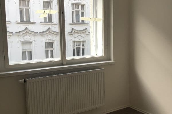 Prenájom bytu 2-izbový 42 m², Kozí, Praha Prenájom bytu 2-izbový 42 m², Kozí, Praha