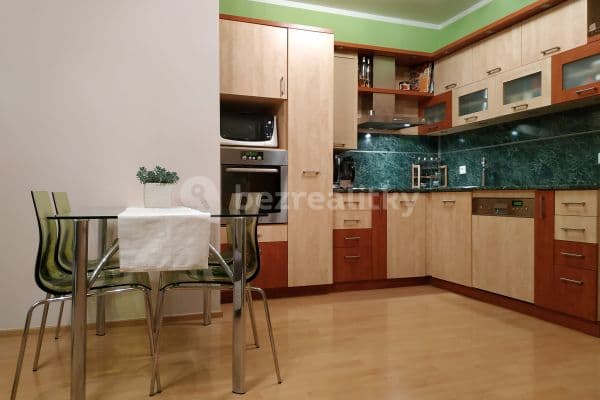 Prenájom bytu 3-izbový 90 m², Krasická, Prostějov Prenájom bytu 3-izbový 90 m², Krasická, Prostějov