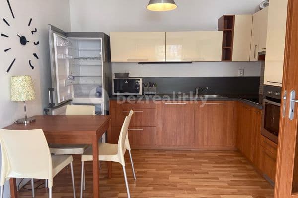 Prenájom bytu 2-izbový 58 m², Laudonova, Praha-Štěrboholy Prenájom bytu 2-izbový 58 m², Laudonova, Praha-Štěrboholy