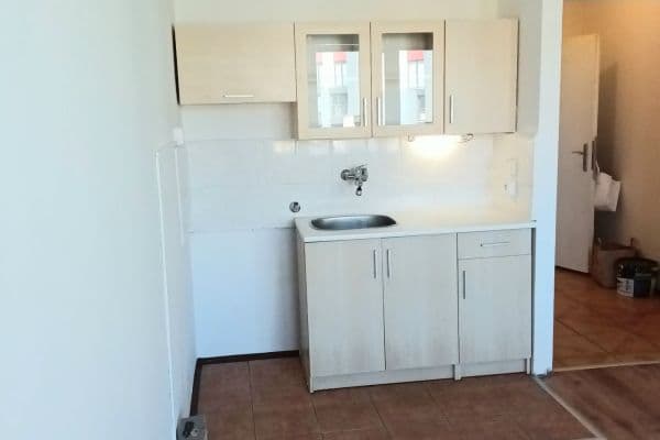Prenájom bytu Garsoniéra 28 m², Švehlova, Hlavní město Praha Prenájom bytu Garsoniéra 28 m², Švehlova, Hlavní město Praha