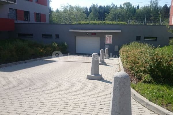 Prenájom garáže 13 m², Loosova, Praha 11 Prenájom garáže 13 m², Loosova, Praha 11