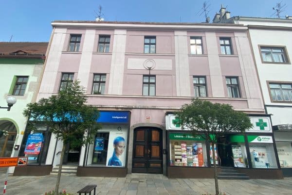 Prenájom bytu 3-izbový 100 m², Velké náměstí, Písek, Jihočeský kraj Prenájom bytu 3-izbový 100 m², Velké náměstí, Písek, Jihočeský kraj