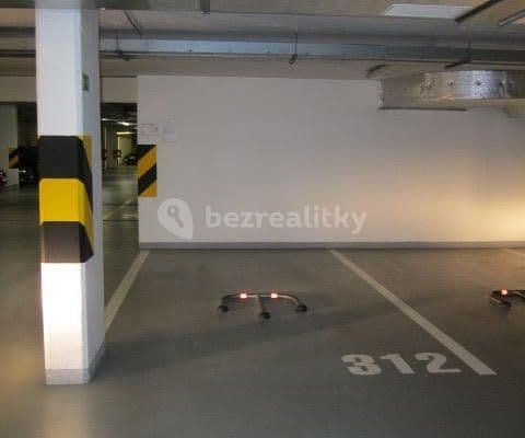 Prenájom garáže 13 m², Paťanka, Praha Prenájom garáže 13 m², Paťanka, Praha