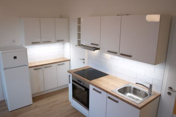 Prenájom bytu 1-izbový 48 m², Pod Školou, Praha 5 Prenájom bytu 1-izbový 48 m², Pod Školou, Praha 5