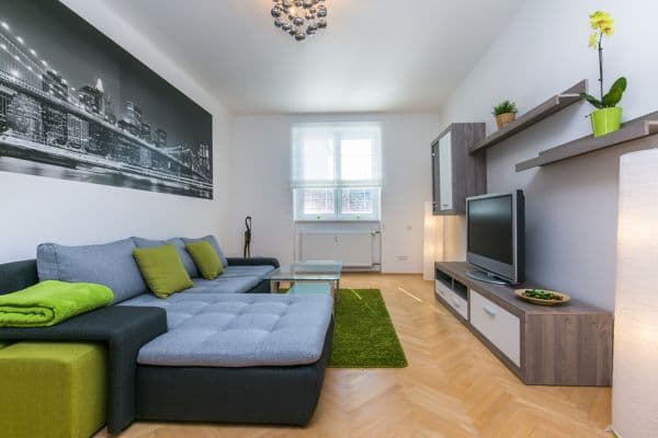 Prenájom bytu 2-izbový 61 m², Kladenská, Praha Prenájom bytu 2-izbový 61 m², Kladenská, Praha