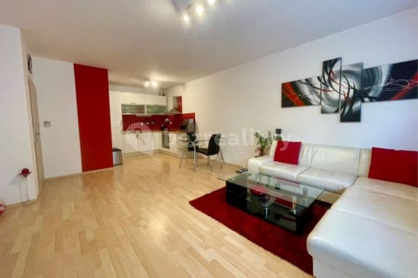 Prenájom bytu 2-izbový 66 m², Budapešťská, Praha - Hostivař Prenájom bytu 2-izbový 66 m², Budapešťská, Praha - Hostivař