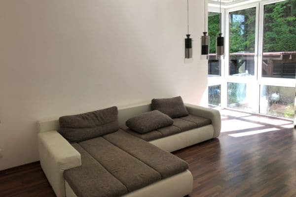 Prenájom bytu 3-izbový 85 m², Pod Kesnerkou, Praha 5 Prenájom bytu 3-izbový 85 m², Pod Kesnerkou, Praha 5