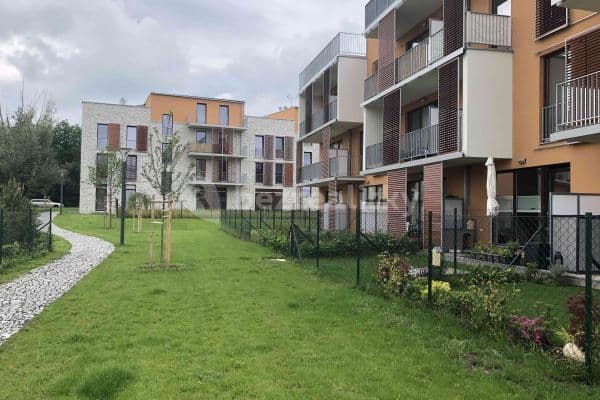 Prenájom bytu 2-izbový 60 m², Okrajová ulice, Hostivice Prenájom bytu 2-izbový 60 m², Okrajová ulice, Hostivice