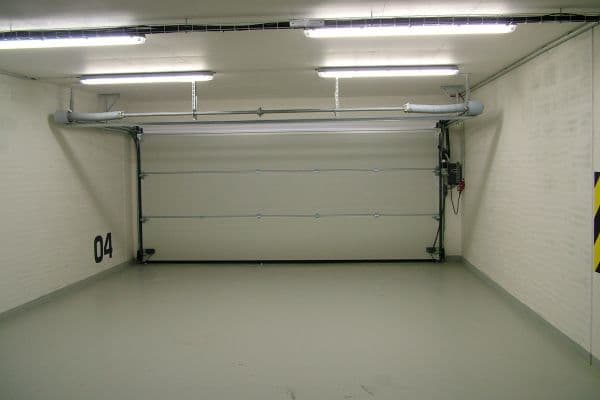 Prenájom garáže 17 m², Lovosická, Praha Prenájom garáže 17 m², Lovosická, Praha