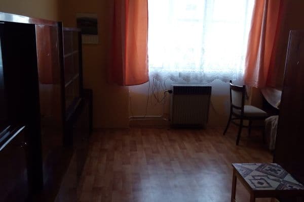 Prenájom bytu 3-izbový 22 m², Na Březince, Praha Prenájom bytu 3-izbový 22 m², Na Březince, Praha