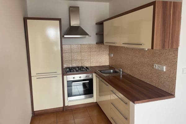 Prenájom bytu 2-izbový 40 m², Italská, Kladno Prenájom bytu 2-izbový 40 m², Italská, Kladno