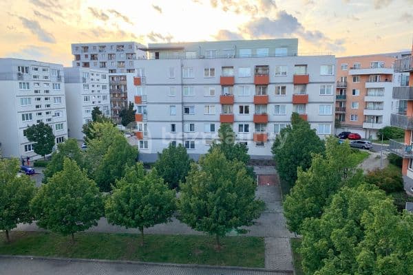Prenájom bytu 2-izbový 62 m², Žateckých, Praha 4 Prenájom bytu 2-izbový 62 m², Žateckých, Praha 4