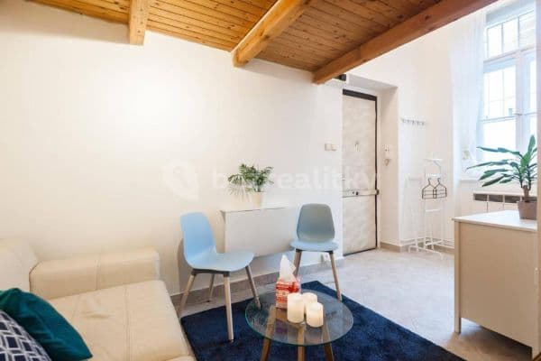 Prenájom bytu Garsoniéra 18 m², U Zvonařky, Praha Prenájom bytu Garsoniéra 18 m², U Zvonařky, Praha