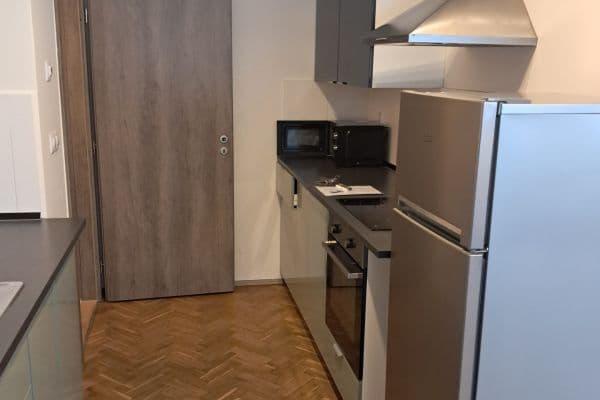 Prenájom bytu 2-izbový 47 m², Sdružení, Praha Prenájom bytu 2-izbový 47 m², Sdružení, Praha