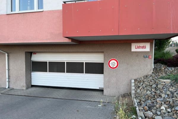 Prenájom garáže 14 m², Říčanská, Brno Prenájom garáže 14 m², Říčanská, Brno