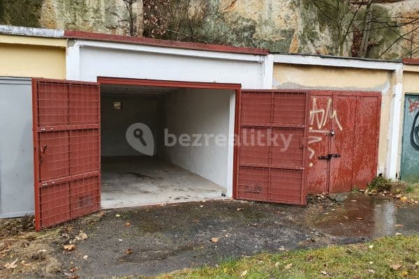 Prenájom garáže 18 m², Pod Petřinami, Hlavní město Praha Prenájom garáže 18 m², Pod Petřinami, Hlavní město Praha