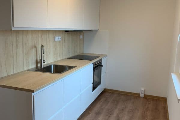 Prenájom bytu 3-izbový 68 m², Nevanova, Praha Prenájom bytu 3-izbový 68 m², Nevanova, Praha