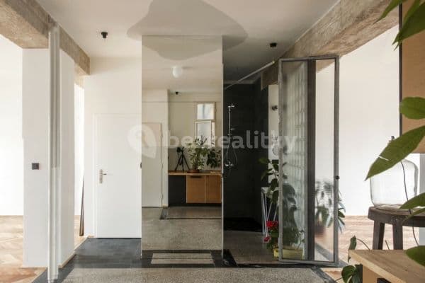 Prenájom bytu 70 m², Smetanovo nábřeží, Hradec Králové Prenájom bytu 70 m², Smetanovo nábřeží, Hradec Králové