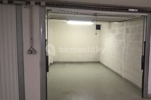Prenájom garáže 17 m², Lovosická, Praha, Praha