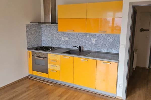 Prenájom bytu 2-izbový 53 m², Na Výsluní, Říčany Prenájom bytu 2-izbový 53 m², Na Výsluní, Říčany