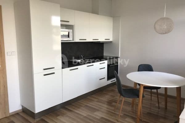Prenájom bytu 1-izbový 31 m², Oty Bubeníčka, Praha Prenájom bytu 1-izbový 31 m², Oty Bubeníčka, Praha