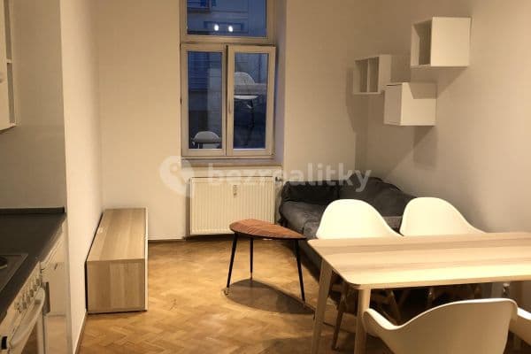 Prenájom bytu 2-izbový 33 m², Mozartova, Praha Prenájom bytu 2-izbový 33 m², Mozartova, Praha