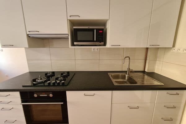 Prenájom bytu 2-izbový 53 m², Víta Nejedlého, Praha 3 Prenájom bytu 2-izbový 53 m², Víta Nejedlého, Praha 3