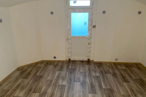 Prenájom nebytového priestoru 52 m², Gutova, Praha Prenájom nebytového priestoru 52 m², Gutova, Praha