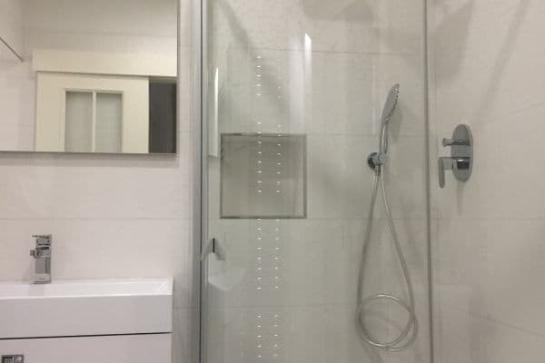 Prenájom bytu 2-izbový 60 m², Karoliny Světlé, Praha Prenájom bytu 2-izbový 60 m², Karoliny Světlé, Praha