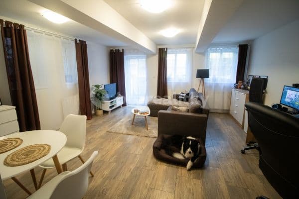 Prenájom bytu 2-izbový 48 m², Švehlova, Hradec Králové