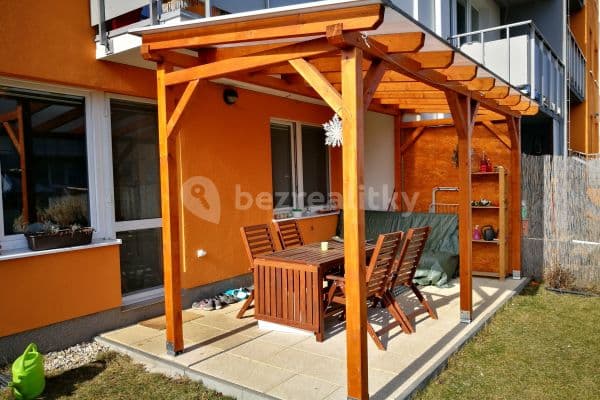 Prenájom bytu 2-izbový 44 m², U Uhříněveské Obory, Praha Prenájom bytu 2-izbový 44 m², U Uhříněveské Obory, Praha