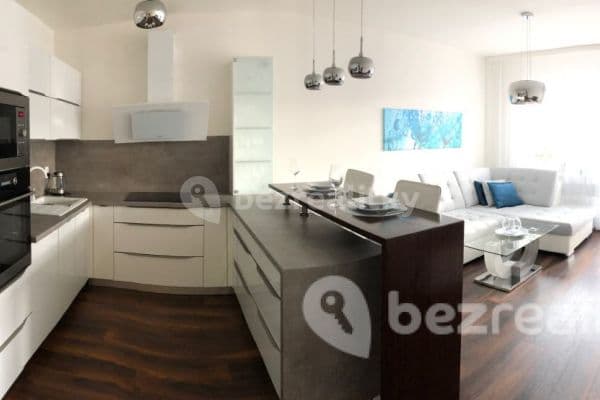 Prenájom bytu 3-izbový 54 m², Skřivanská, Prague Prenájom bytu 3-izbový 54 m², Skřivanská, Prague