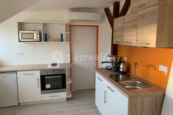Prenájom bytu 3-izbový 60 m², Jeremiášova, Praha Prenájom bytu 3-izbový 60 m², Jeremiášova, Praha