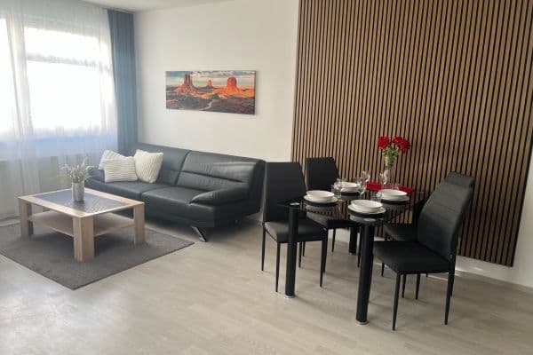 Prenájom bytu 3-izbový 92 m², Oty Bubeníčka, Uhříněves Prenájom bytu 3-izbový 92 m², Oty Bubeníčka, Uhříněves