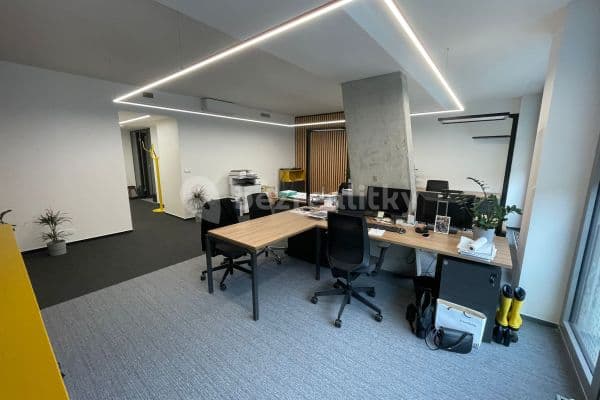 Prenájom kancelárie 77 m², Hlaváčkova, Praha Prenájom kancelárie 77 m², Hlaváčkova, Praha