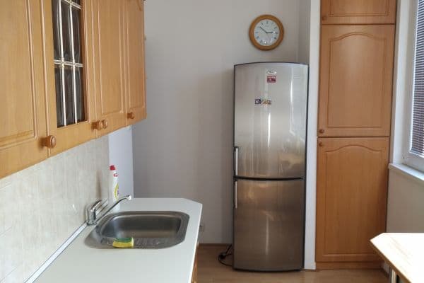 Prenájom bytu 3-izbový 70 m², Pražského, Praha Prenájom bytu 3-izbový 70 m², Pražského, Praha