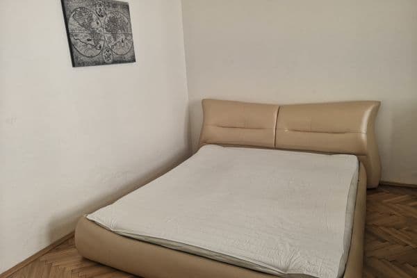 Prenájom bytu 2-izbový 52 m², Spálená, Praha Prenájom bytu 2-izbový 52 m², Spálená, Praha