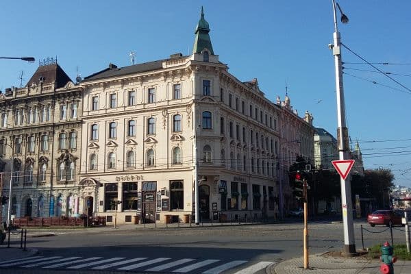 Prenájom bytu 4-izbový 155 m², Tř. Svobody, Olomouc Prenájom bytu 4-izbový 155 m², Tř. Svobody, Olomouc
