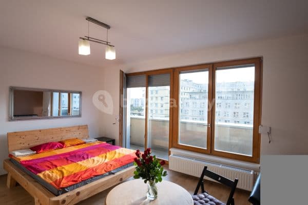Prenájom bytu 1-izbový 32 m², Sluneční náměstí, Praha 13 Prenájom bytu 1-izbový 32 m², Sluneční náměstí, Praha 13