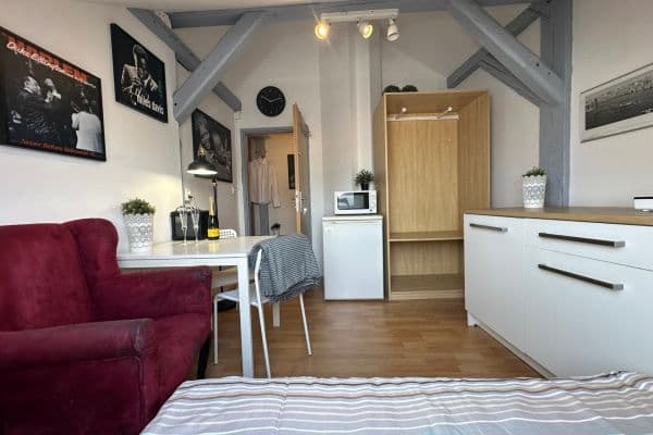 Prenájom bytu 2-izbový 18 m², Kováků, Praha, Praha Prenájom bytu 2-izbový 18 m², Kováků, Praha, Praha